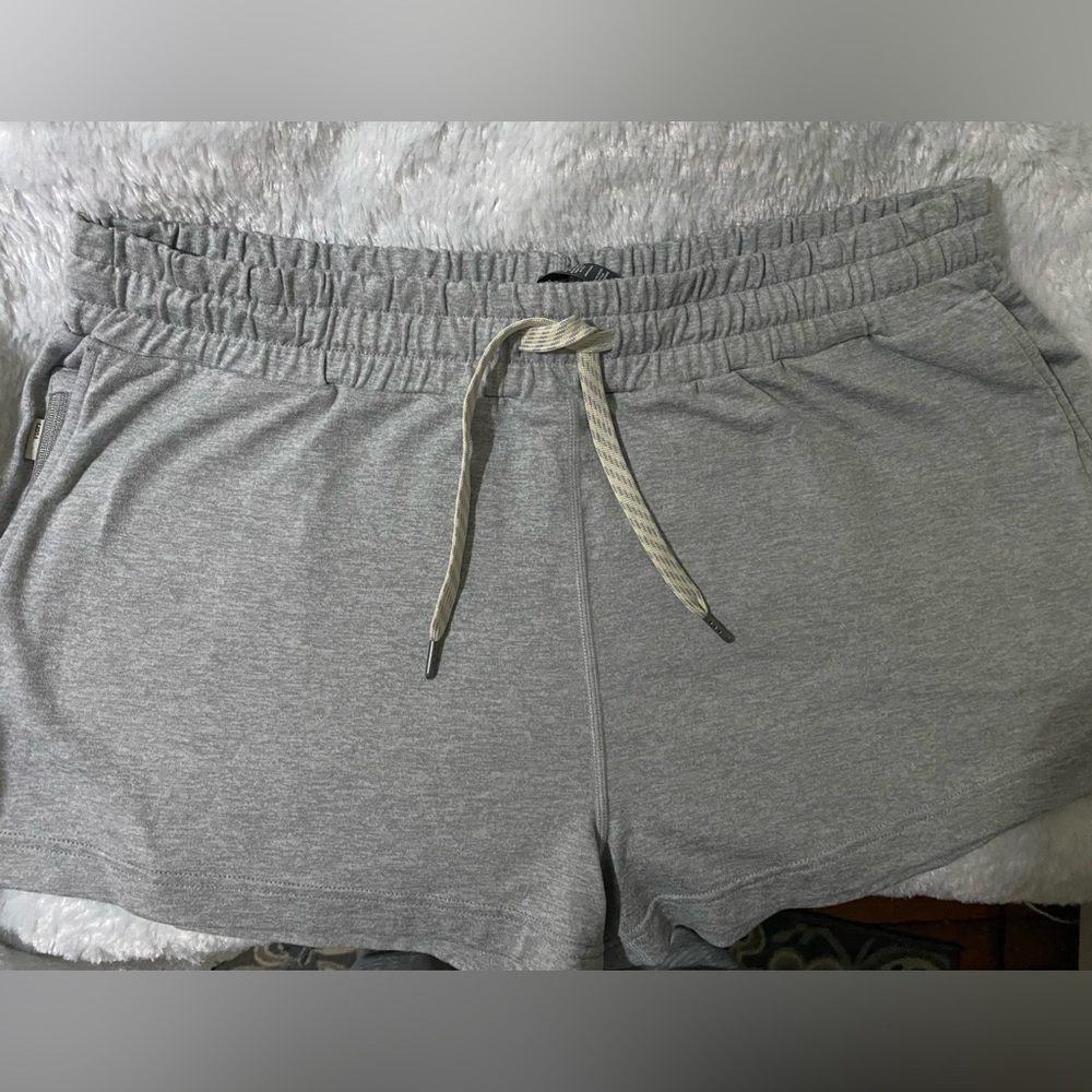Vuori Halo active wear soft gray shorts size large.